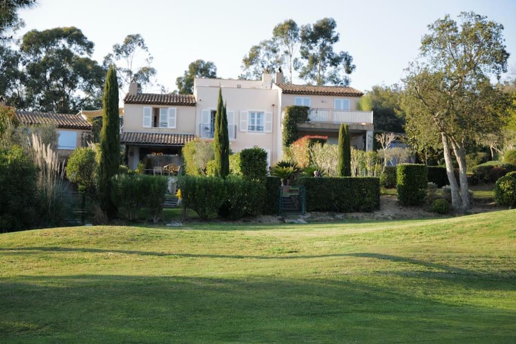 Charmantes Haus Im Golf Club Saint Tropez Dış mekan fotoğraf