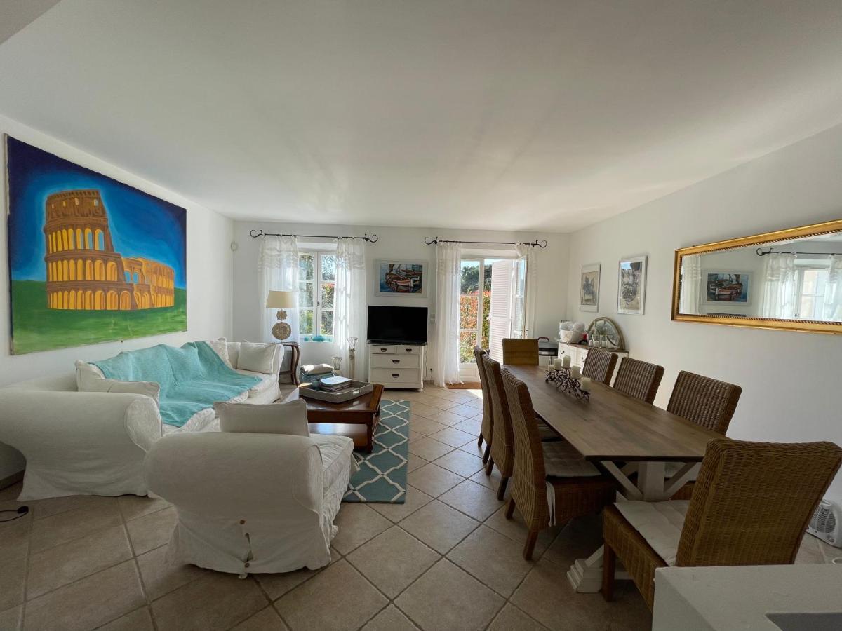 Charmantes Haus Im Golf Club Saint Tropez Dış mekan fotoğraf