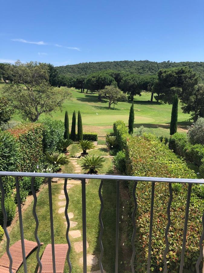 Charmantes Haus Im Golf Club Saint Tropez Dış mekan fotoğraf