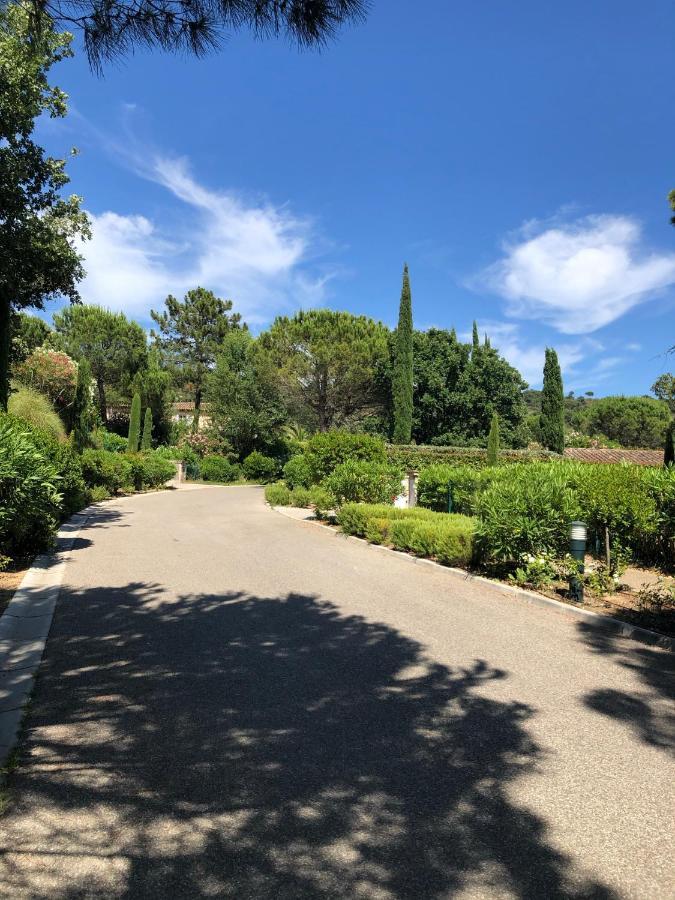 Charmantes Haus Im Golf Club Saint Tropez Dış mekan fotoğraf