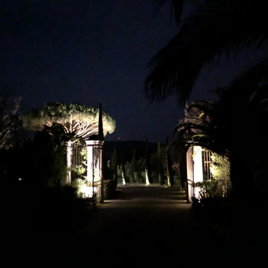 Charmantes Haus Im Golf Club Saint Tropez Dış mekan fotoğraf