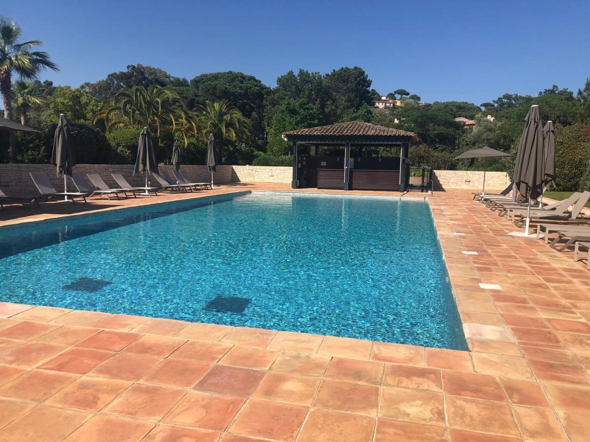 Charmantes Haus Im Golf Club Saint Tropez Dış mekan fotoğraf