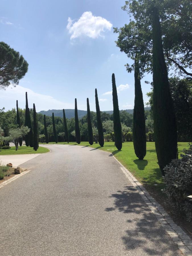 Charmantes Haus Im Golf Club Saint Tropez Dış mekan fotoğraf